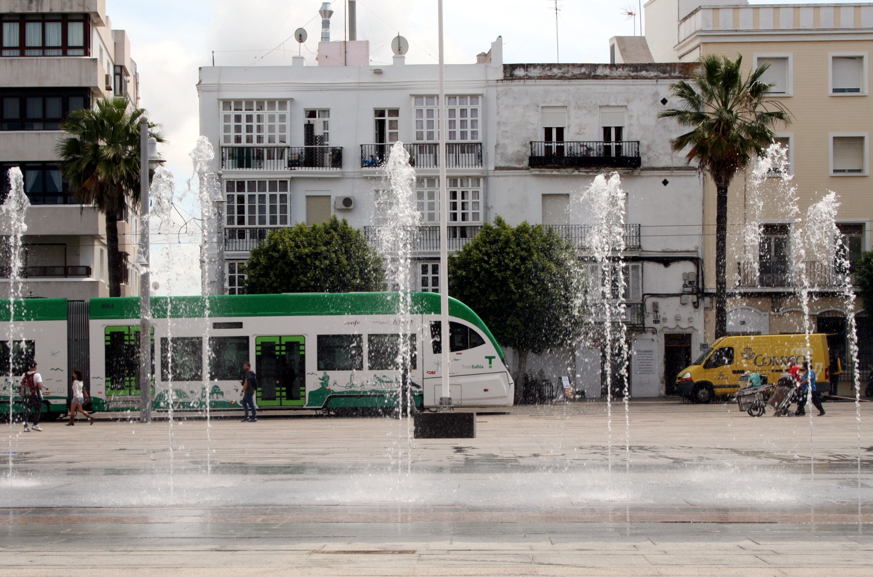 El Trambah a Adapta Sus Servicios Para Facilitar El Paso De Las 